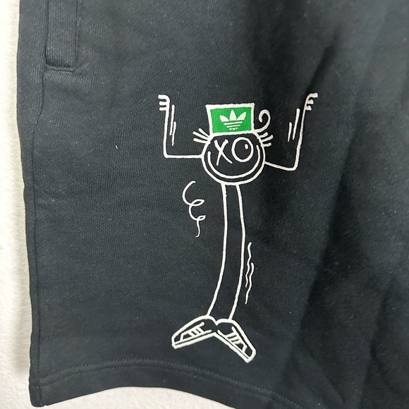 Adidas Originals x Andres Saraiva Graffiti Tagged Short Men’s Medium NEW HR7111 - Picture 4 of 8